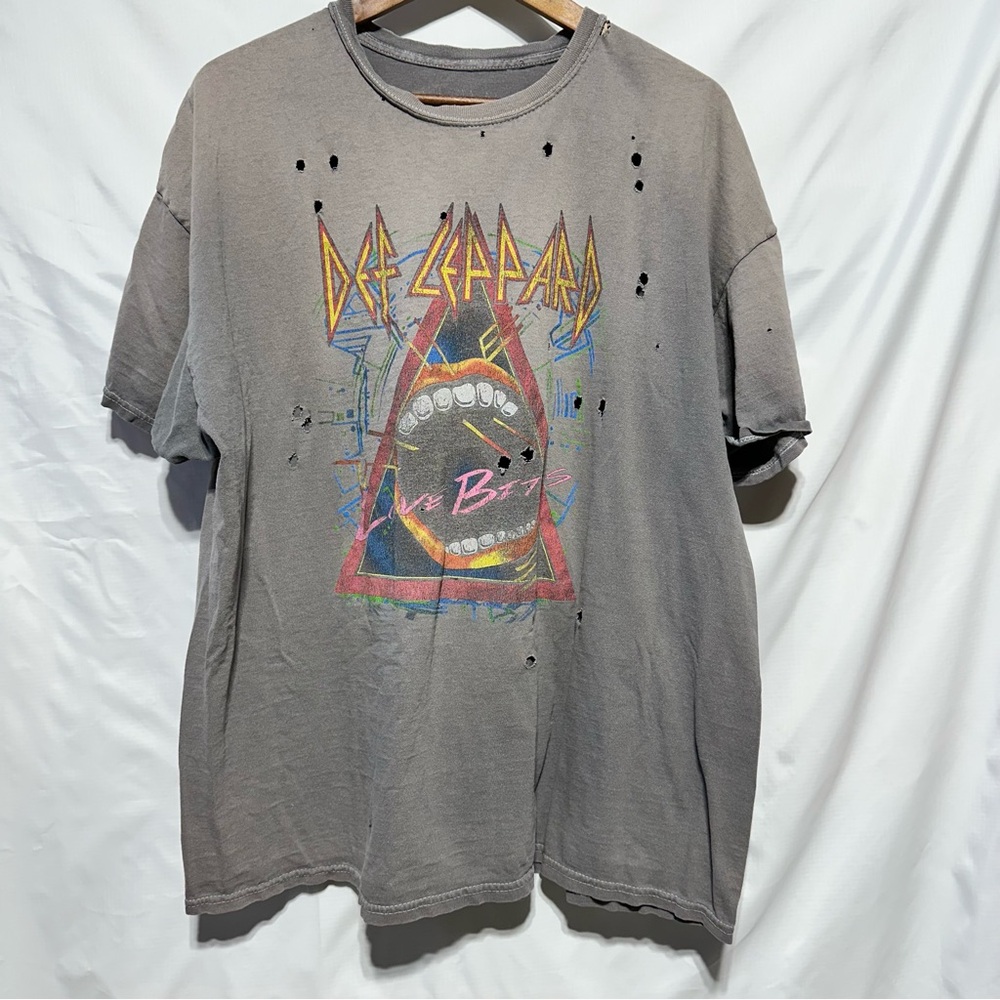 Def Leppard Gray Distressed Graphic Tee